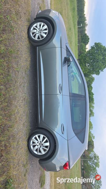 Seat leon 3 16 tdi Drezdenko