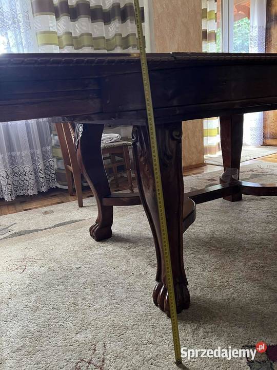 Stół rzeźbiony sprzedam
