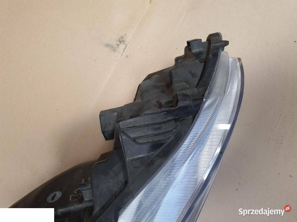 Suzuki sx4 scross reflektor prawy przód lekko Karoseria Kozubszczyzna