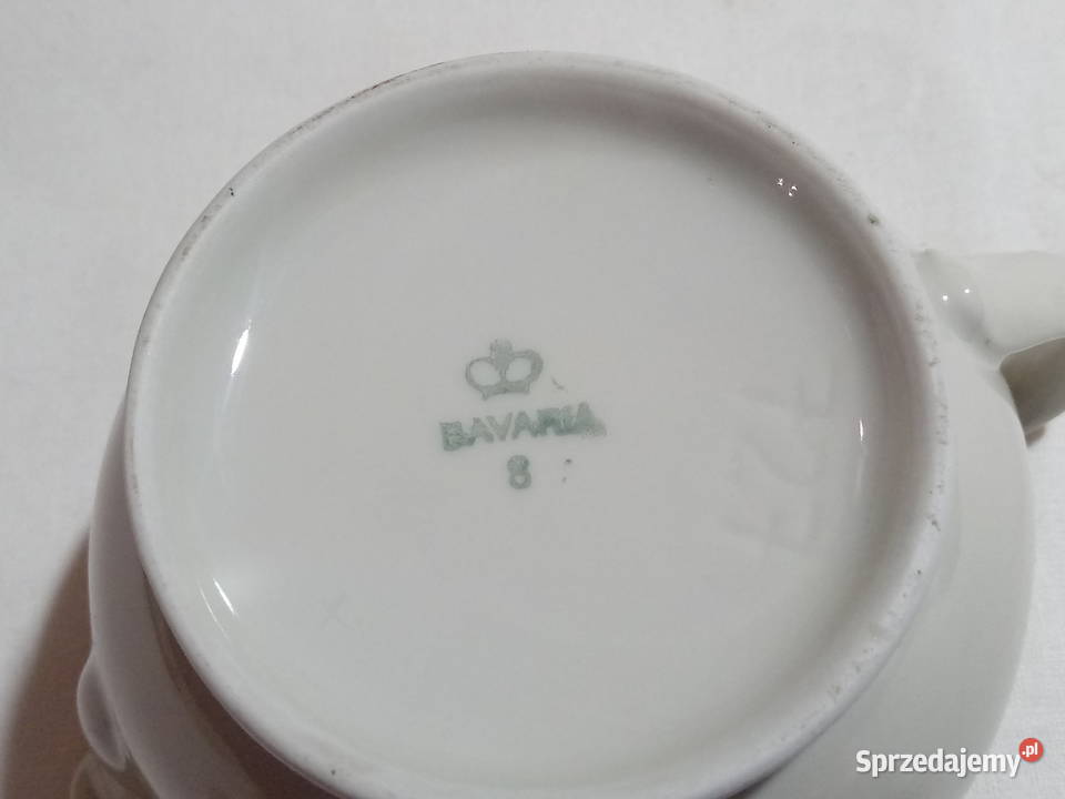 porcelanowy stary mlecznik z talerzykiem Piotrówek