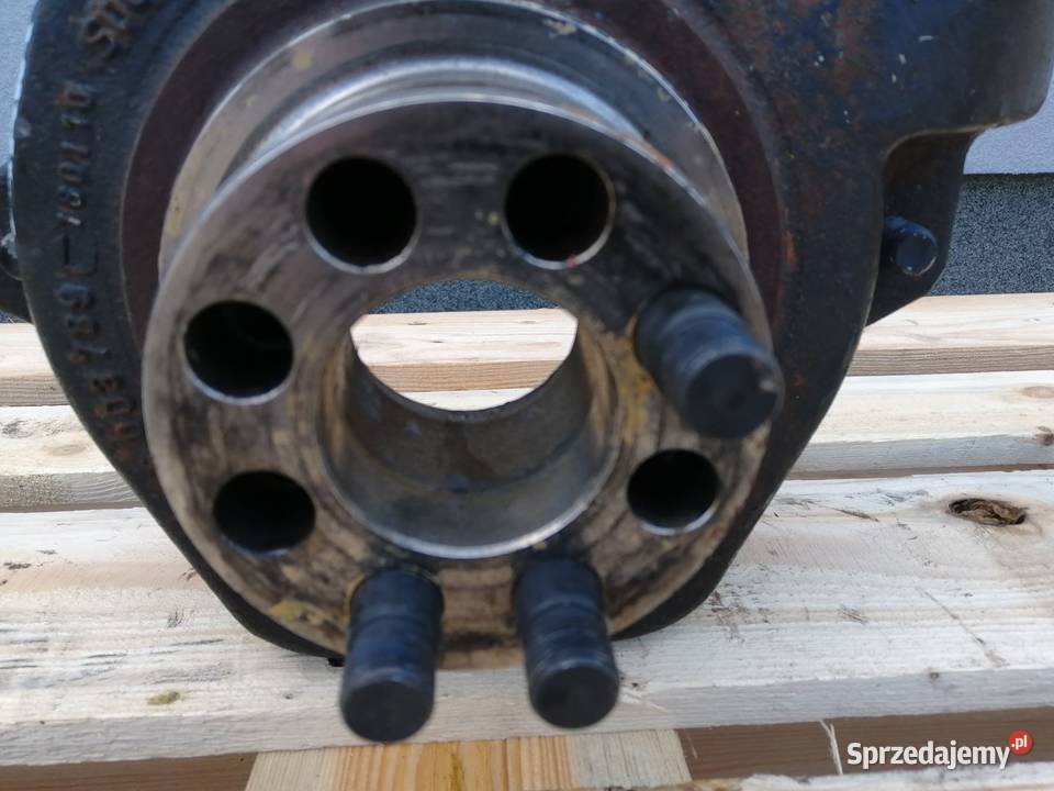 Zwrotnica prawy tył Manitou MLT 932 Spicer wielkopolskie Wilkowo