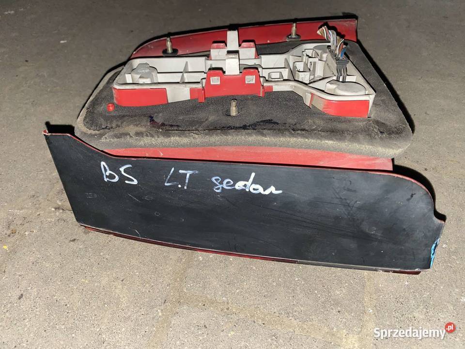 Lampa tylna lewa VW Passat B5 Sedan 3B5945257