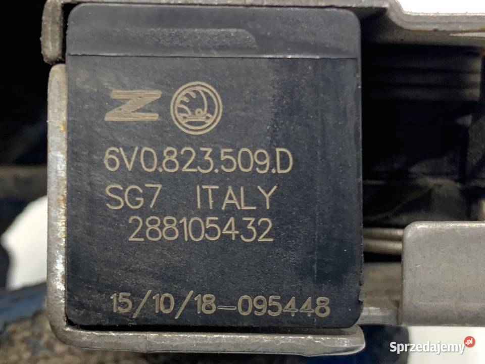 ZAMEK MASKI PRZÓD SKODA FABIA III Hatchback