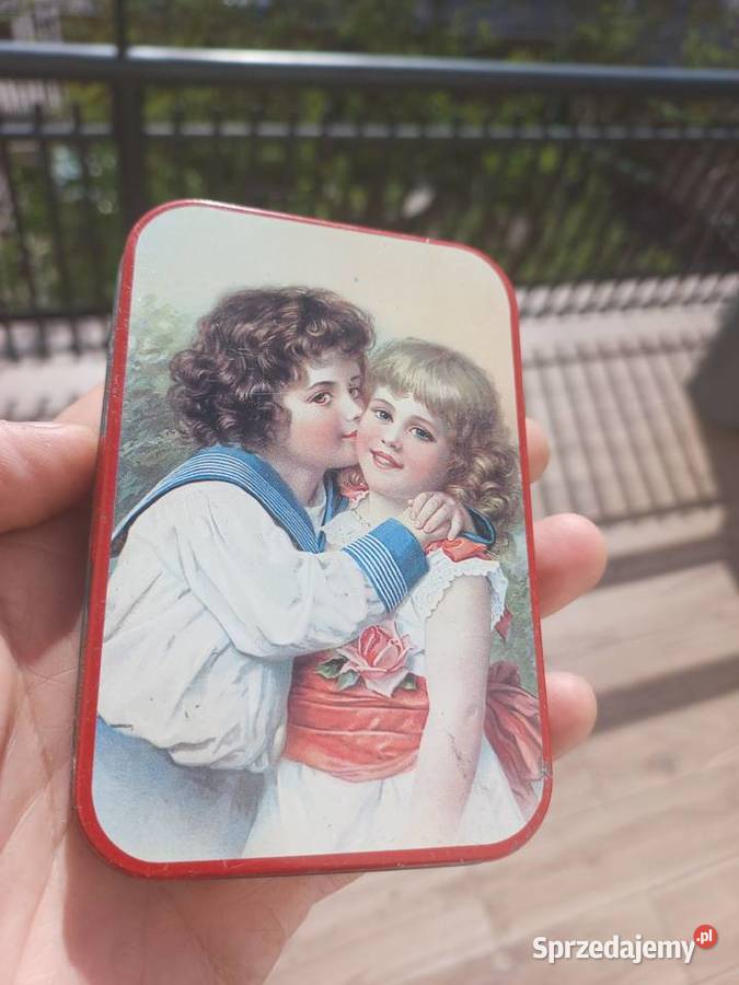 Stare śliczne metalowe pudełko Hoffmann swiss Piastów