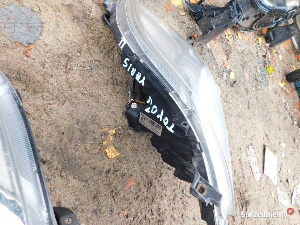 toyota yaris II lampa prawa WYSYŁKA śląskie Żory