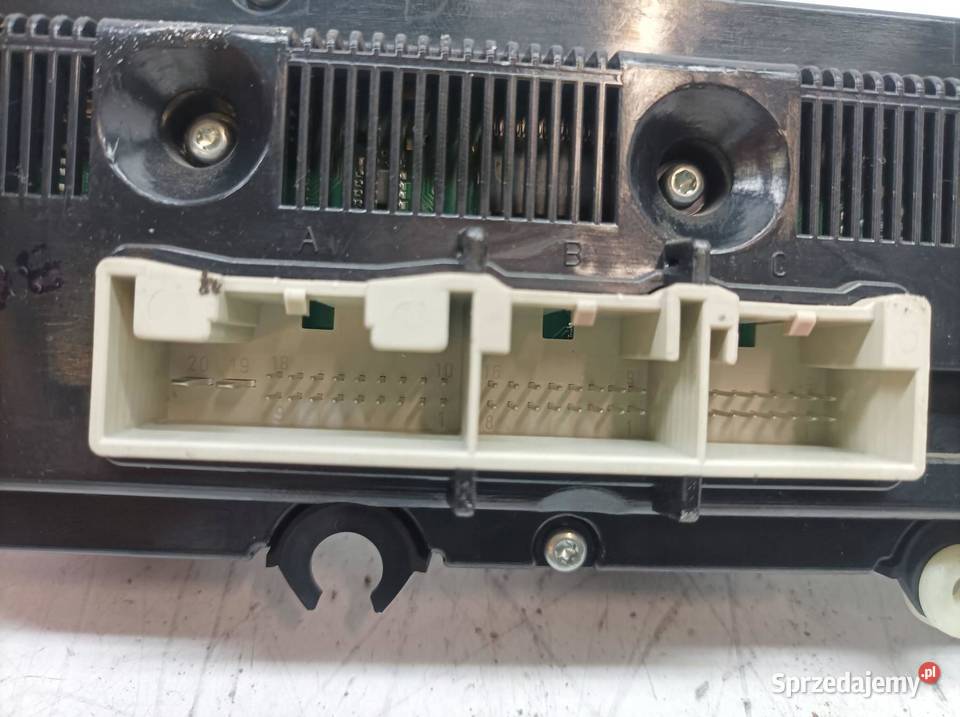 PANEL NAWIEWU Skoda Octavia II 20042013 sprzedam