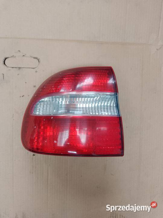 Volvo V40 Lift lampa lewa prawa tylna lewy prawy Lampy tylne Liniewo
