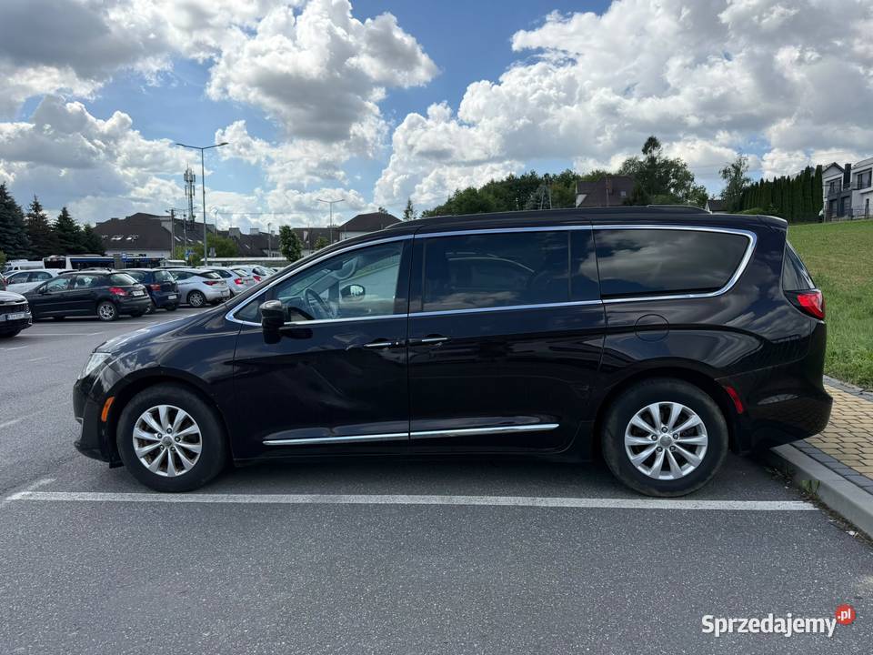 CHRYSLER PACIFICA TOURING L 36 2017 okazja tanio małopolskie Węgrzce sprzedam