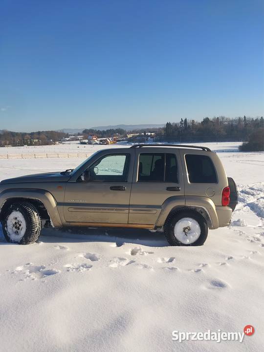 Jeep cherokee nieuszkodzony Cherokee Jordanów sprzedam
