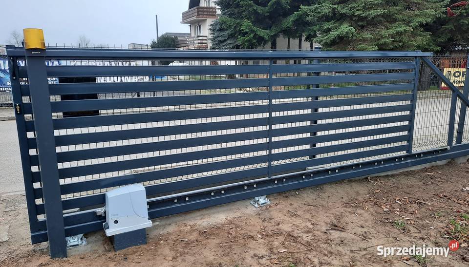 Montaż ogrodzeń