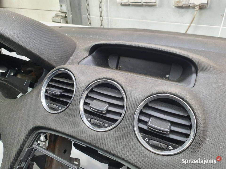DESKA KOKPIT PEUGEOT 308 SW Lipno