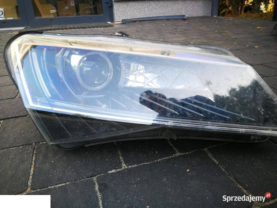 SKODA SUPERB 2015 LIFT REFLEKTOR XENON osobowe Kozubszczyzna sprzedam
