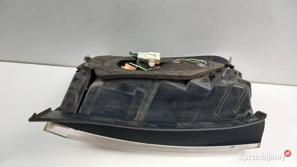 TOYOTA PRIUS II LIFT LAMPA TYŁ PRAWY osobowe Światła stop