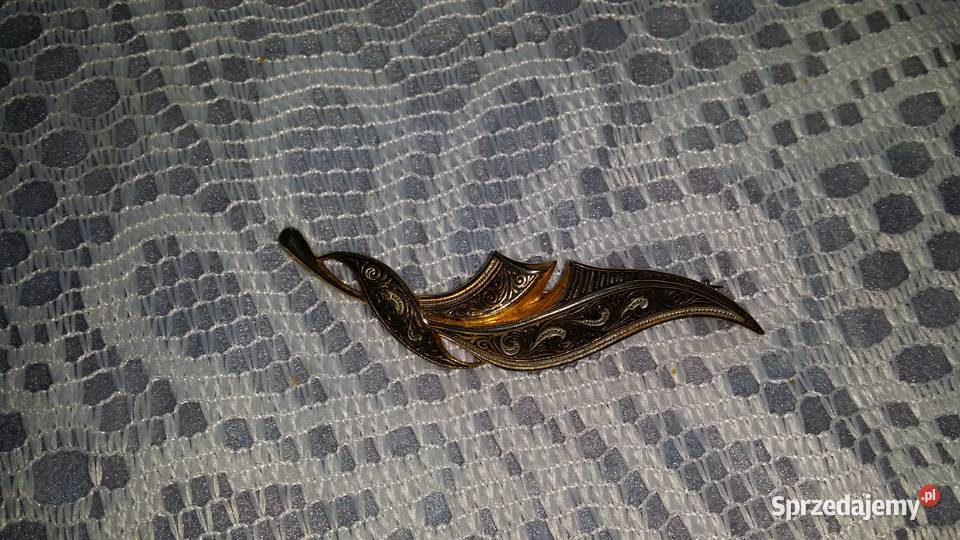 Stara angielska broszka rzeźbiony liść
