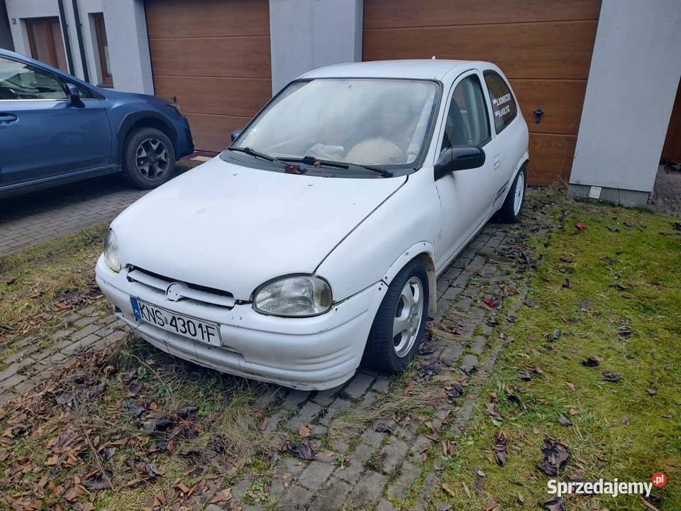 Opel Corsa na KJS z klatka bezpieczeństwa Łomianki