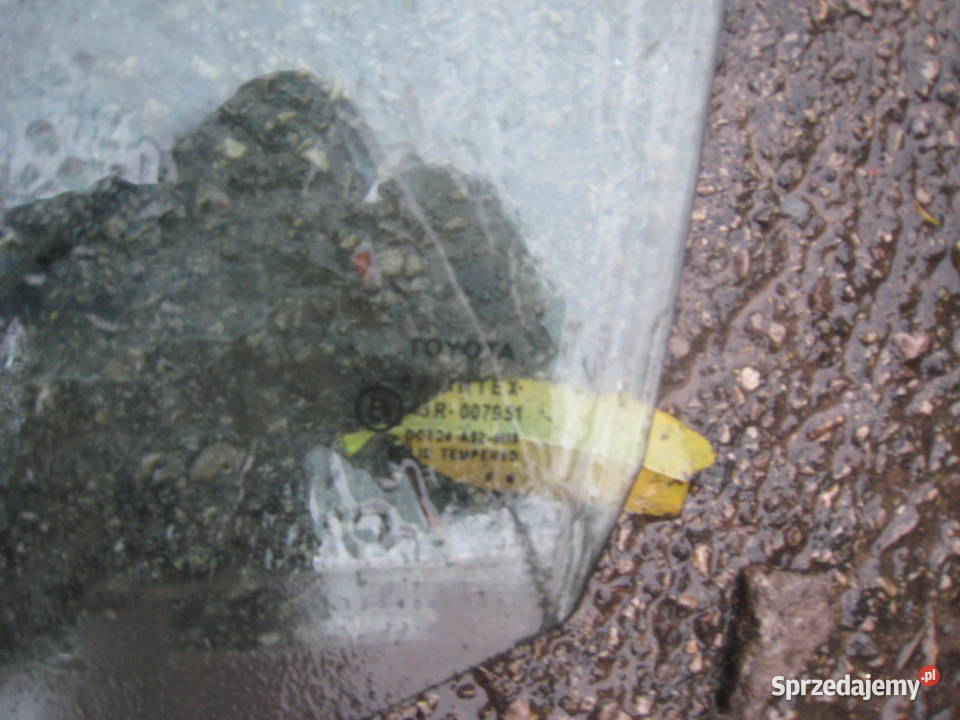 Szyba boczna prawa lewa przód drzwi Toyota Yaris Motoryzacja małopolskie Kraków