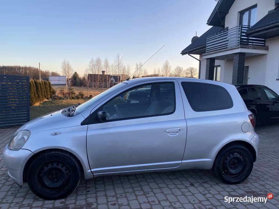 Toyota Yaris 13 benzyna nieuszkodzony Sawino