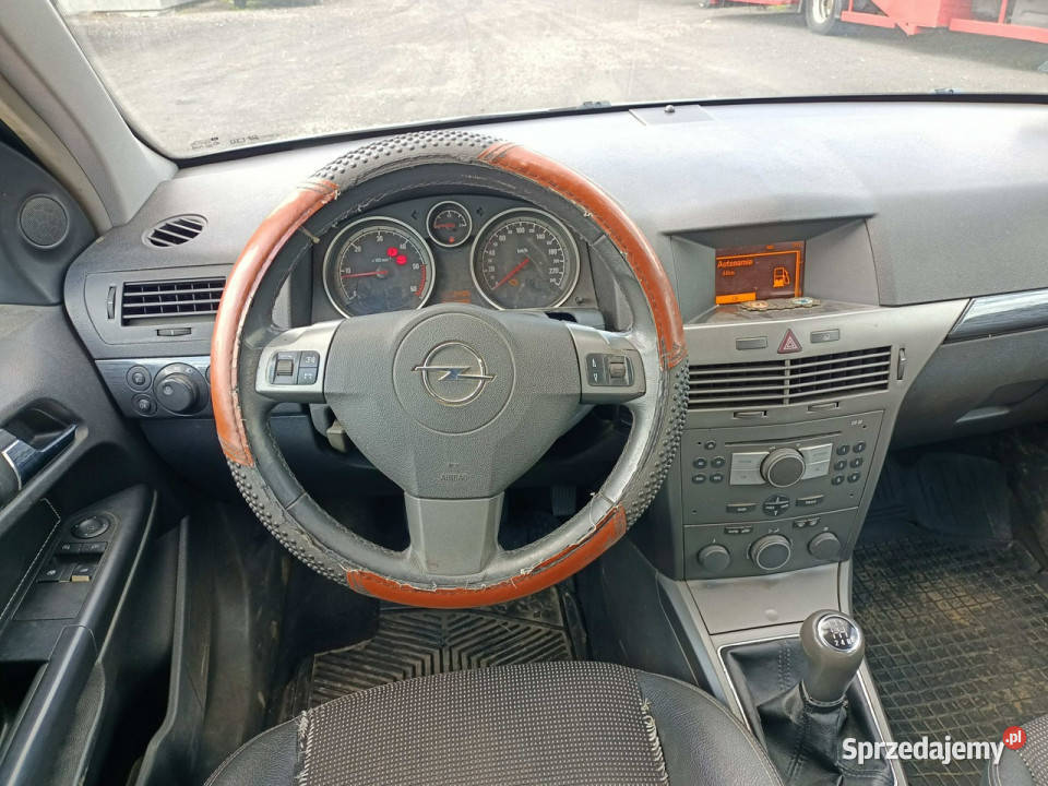 Opel Astra Opel Astra 17CDTI 101 05r H 20042014 Rok produkcji 2005 Astra małopolskie Tarnów