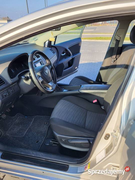 SPRZEDAM SAMOCHÓD TOYOTA AVENSIS0 nieuszkodzony Plewiska