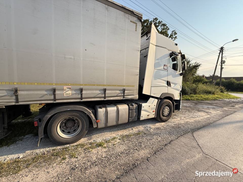 Renault T 520 w zestawie z Krone gniazdo SD Ostrowiec Świętokrzyski