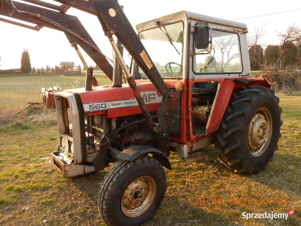 Mf 560 z ładowaczemtanio sprzedam