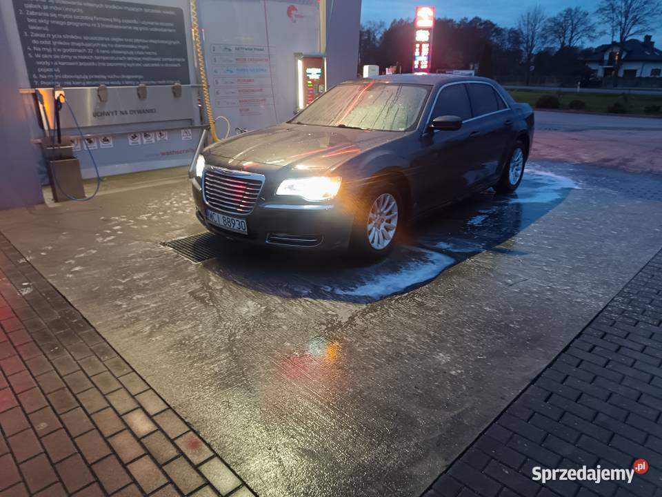 Sprzedam chrysler 300C mazowieckie Ojrzeń