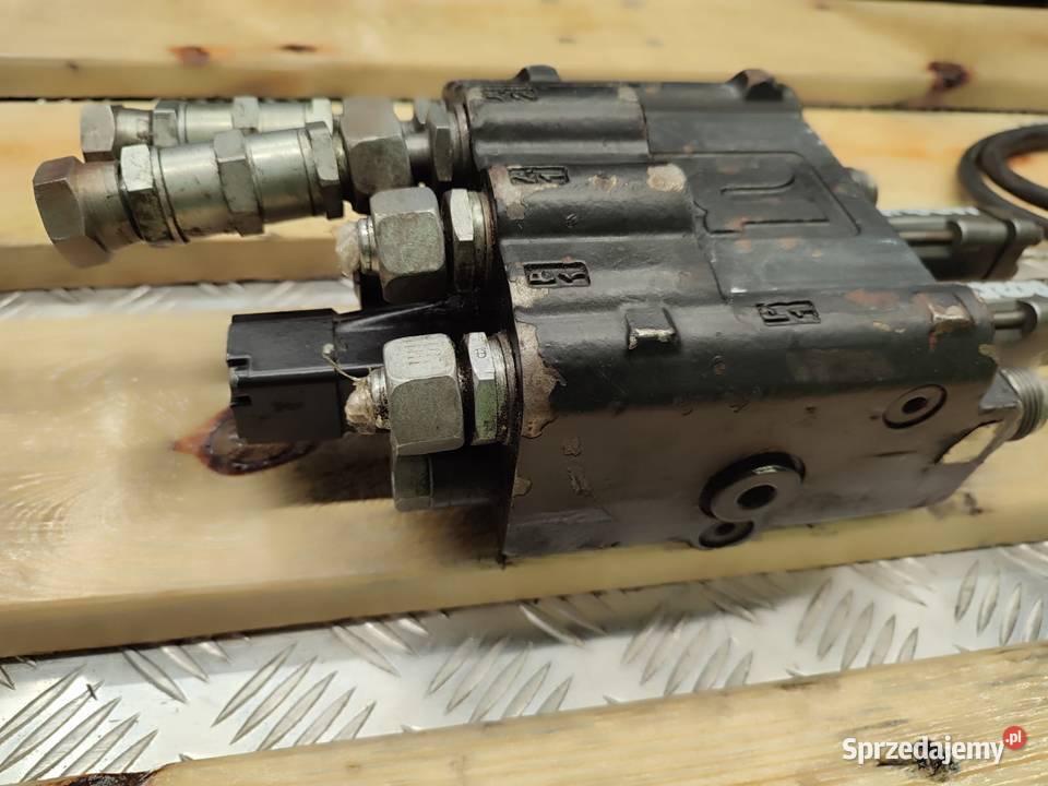 Rozdzielacz hydrauliczny ładowacza czołowego Wilkowo