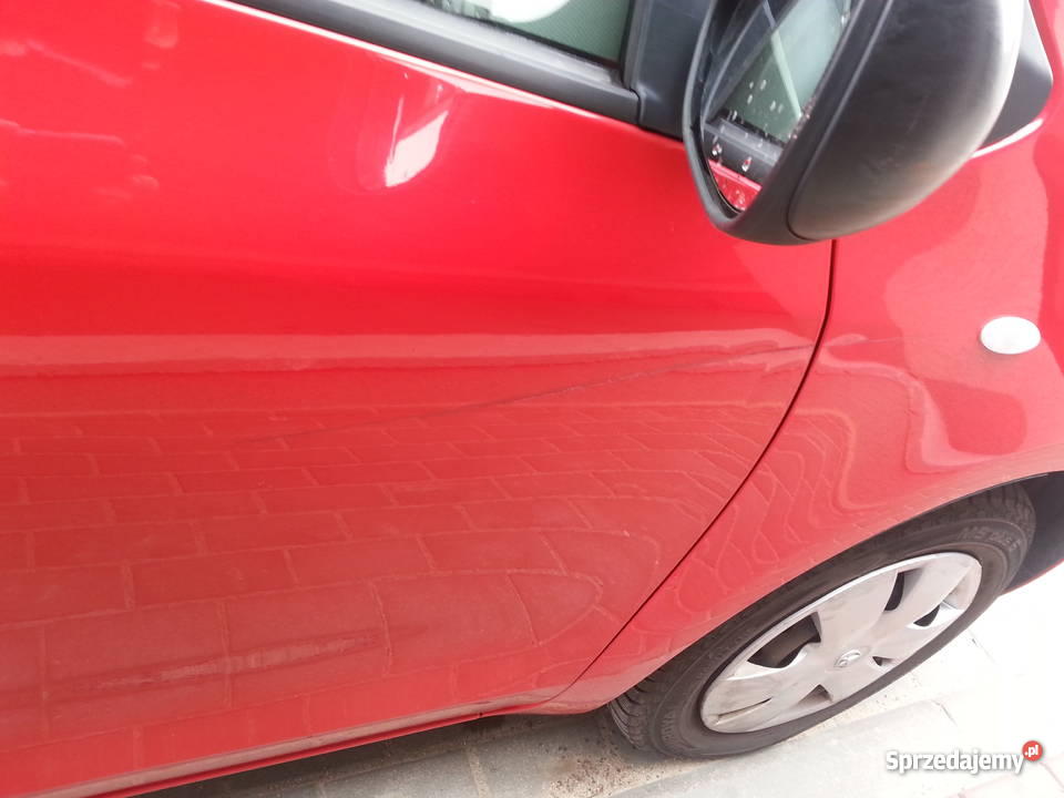 Toyotę Yaris 2007 benz3drzwiowa czerwona Białystok