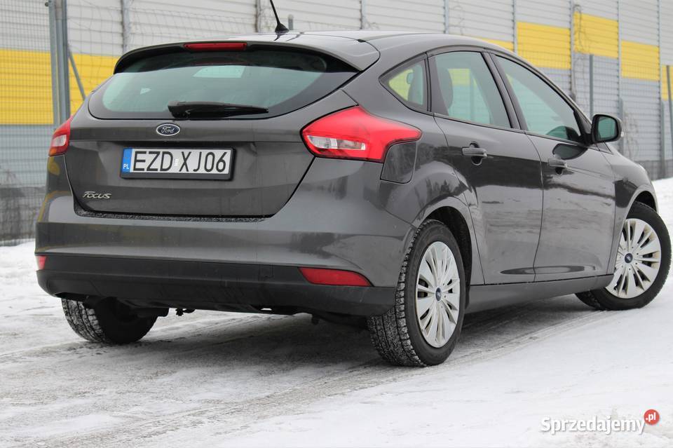 Ford Focus 16 zwykła benzyna 20152016 salon Pabianice