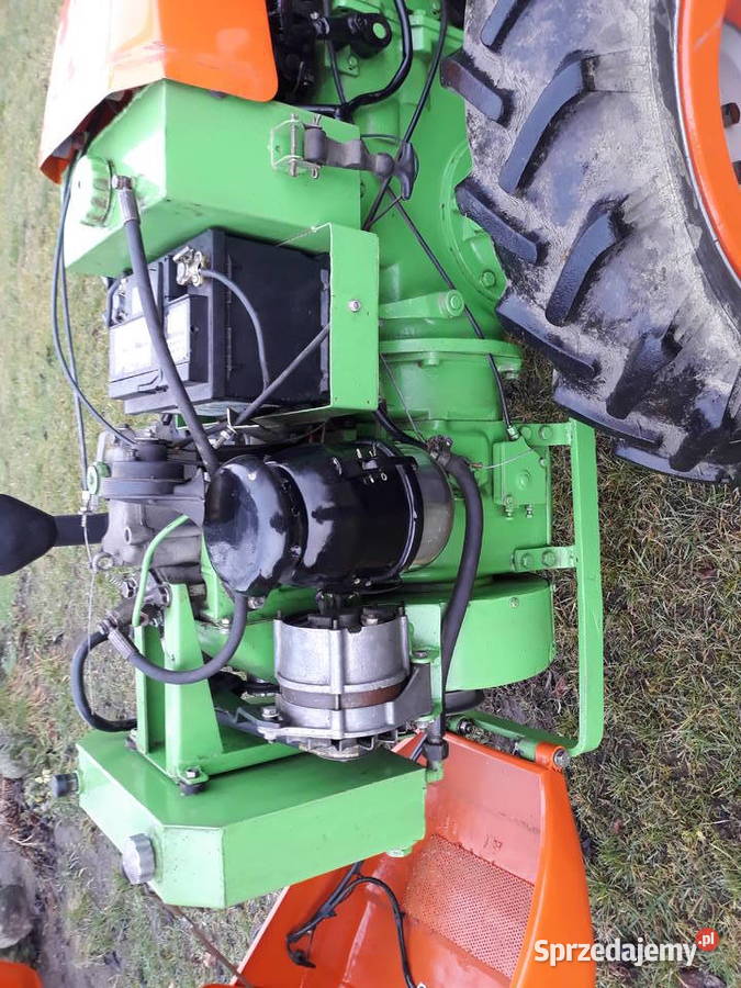 Ciągnik ogrodniczy TV 521 z przyczepą