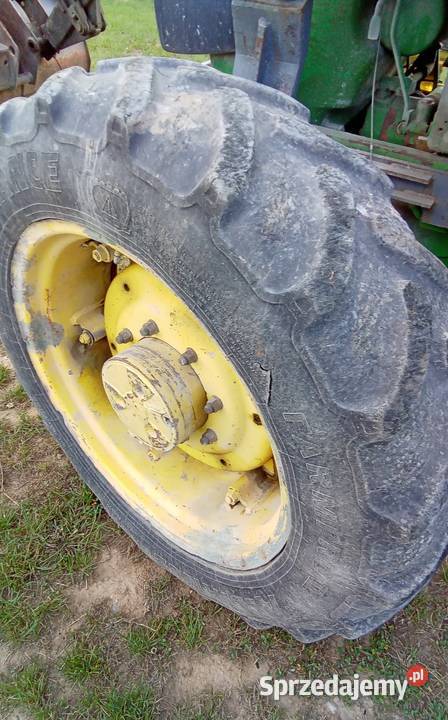Sprzedam John Deere 2450 4x4 z ładowaczem Wiaderno