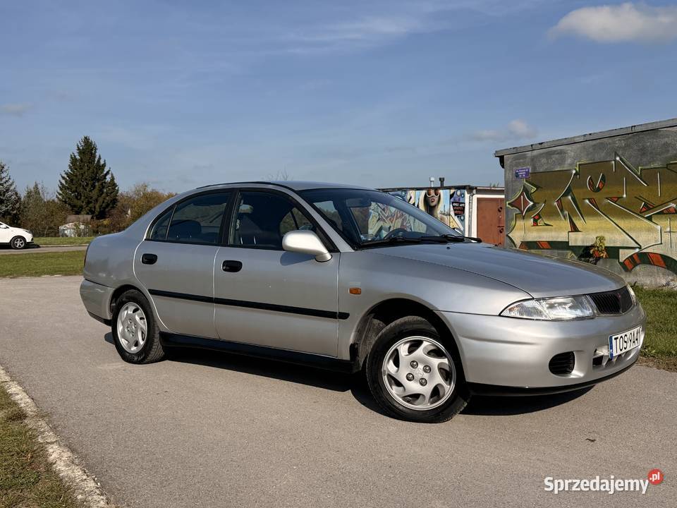 Mitsubishi Carisma 16 100 benzyna pierwszy Rok produkcji 1999 Ostrowiec Świętokrzyski