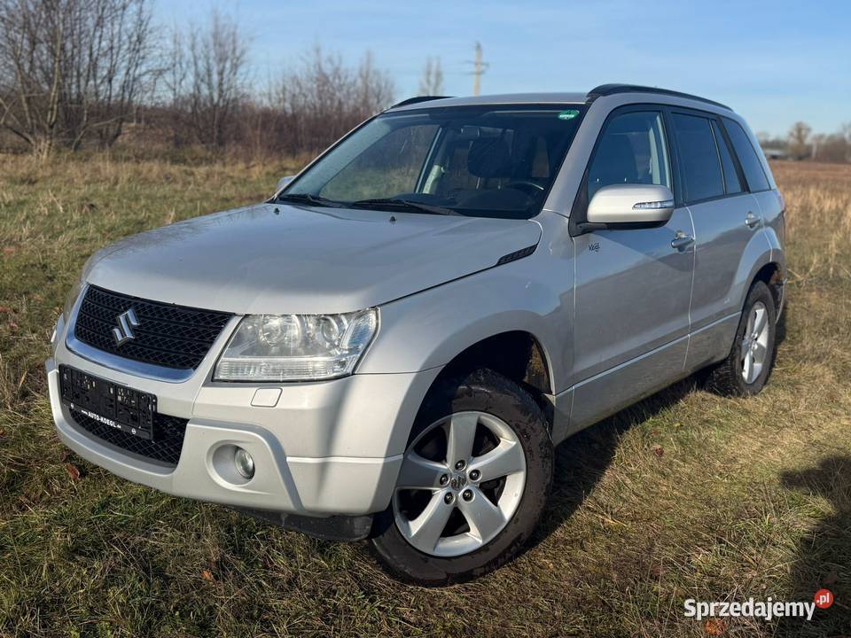 Suzuki Vitara 4x4 24 benz bogata oplacona Rok produkcji 2011 Starachowice