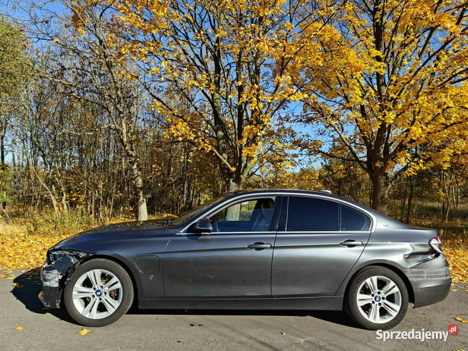 BMW 330 Plug in F30 2012 uszkodzony Karczew
