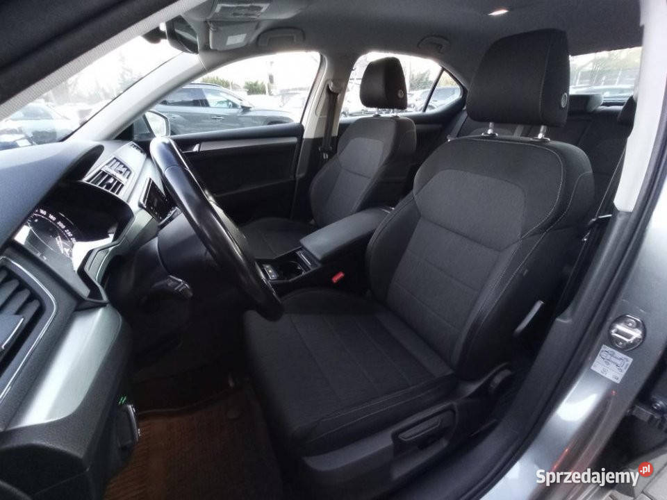 Skoda Superb 2018r FV23 SalonPL FrontAssist