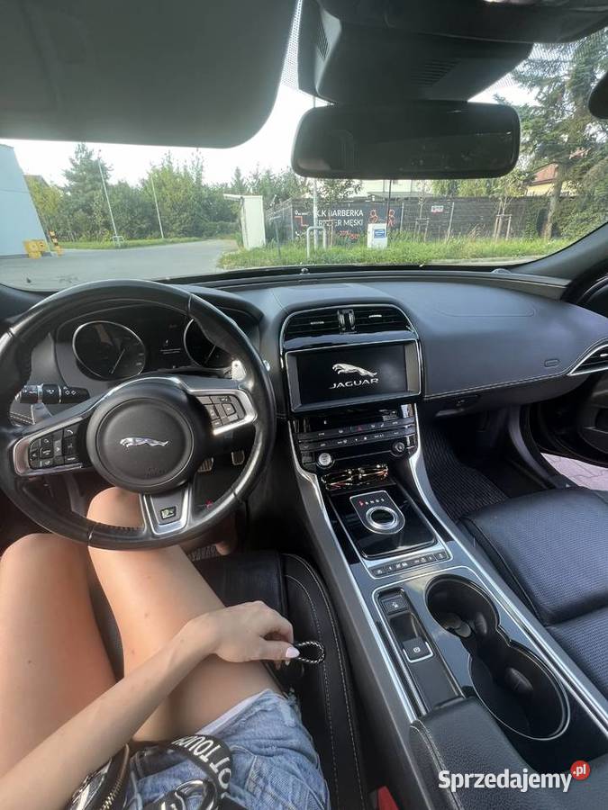 Jaguar XE black edition R Sport 1999cm3 Dobruchna