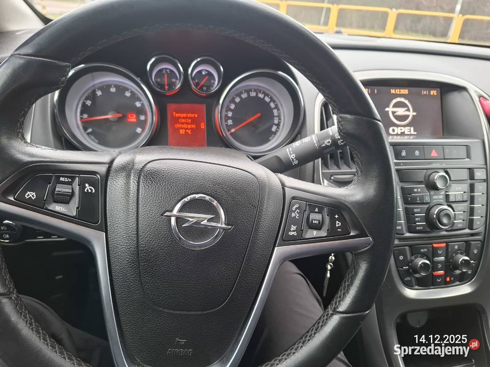 Opel Astra j 16 115 2012 sports tourer 1598cm3