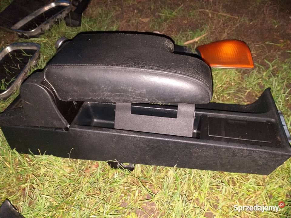 Podłokietnik skórzany czarny BMW e36 Mogilno