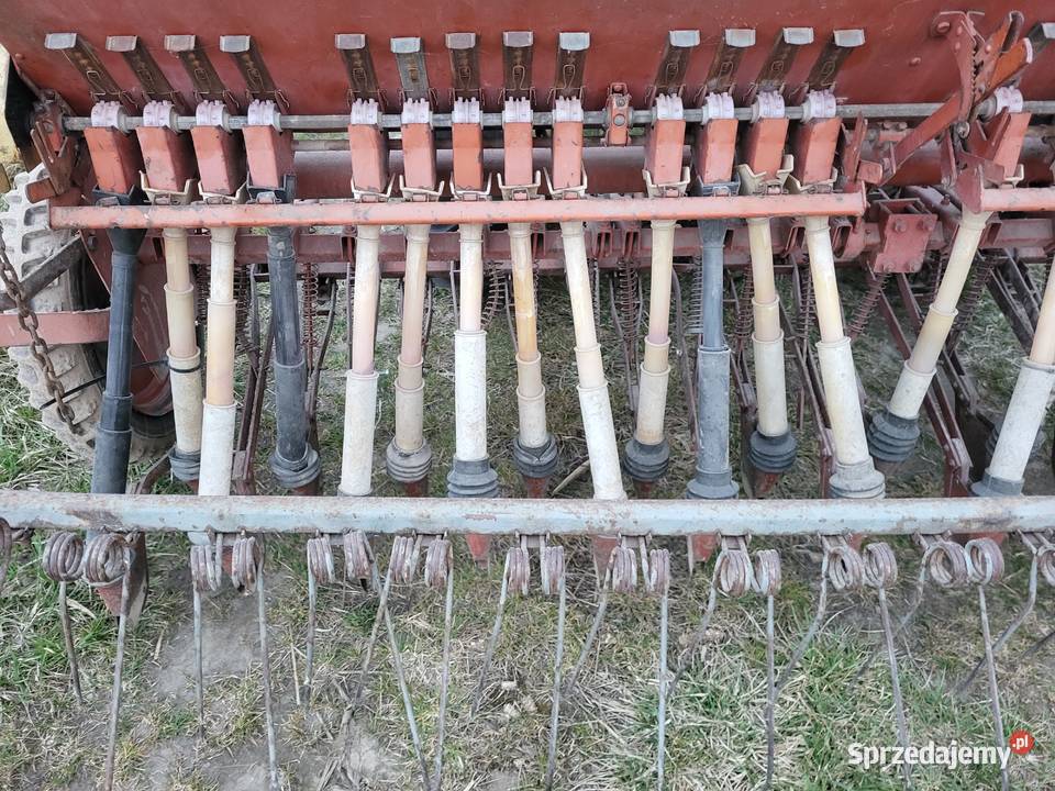 Siewnik poznaniak na docisku nieuszkodzony Miedniewice