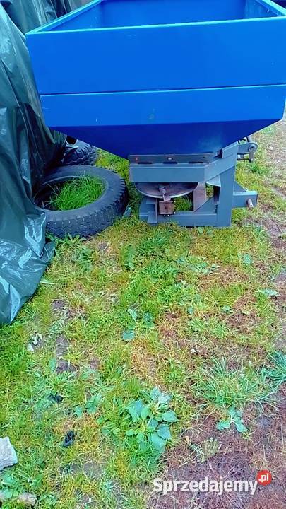 Rozsiewacz nawozów 1000l Makowlany sprzedam