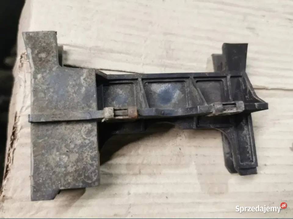 Ślizg zderzaka tył BMW E36 lewy osobowe śląskie Żory