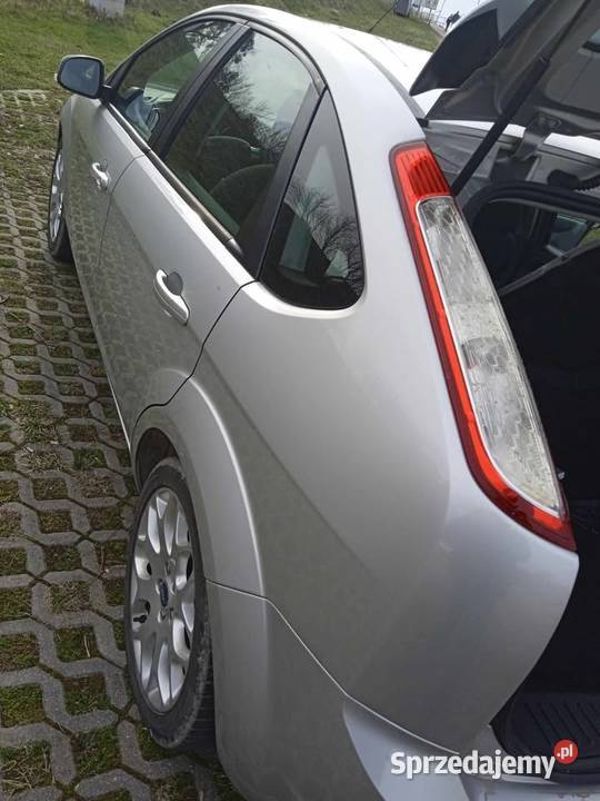 Ford focus 16 2010r światła przeciwmgielne Topólka