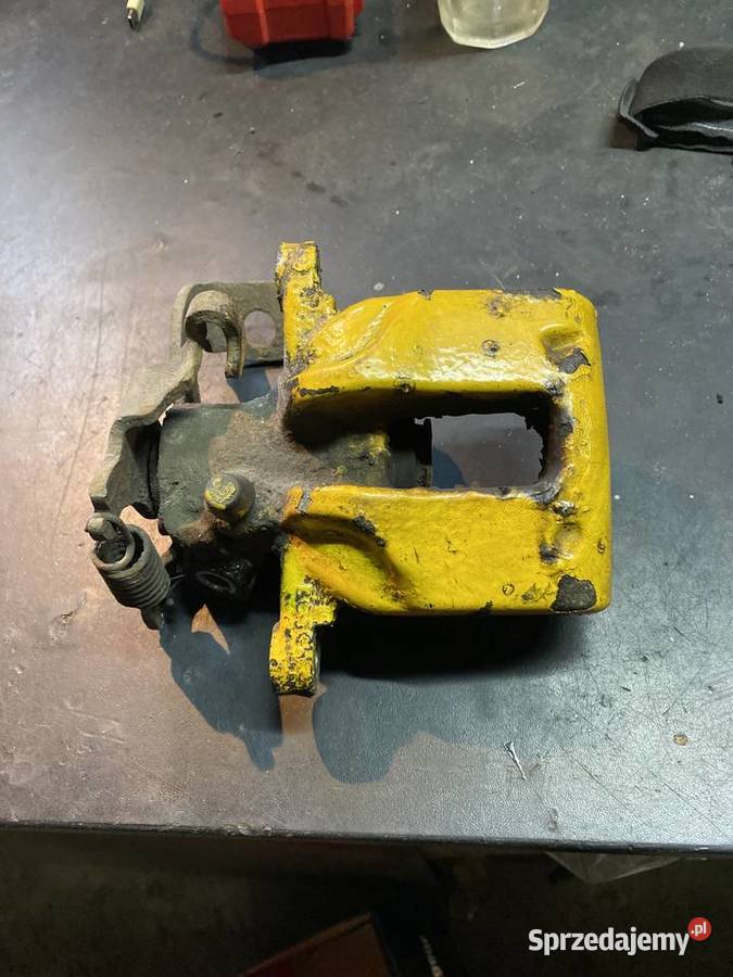 Zacisk hamulcowy Toyota Auris Ząbki sprzedam