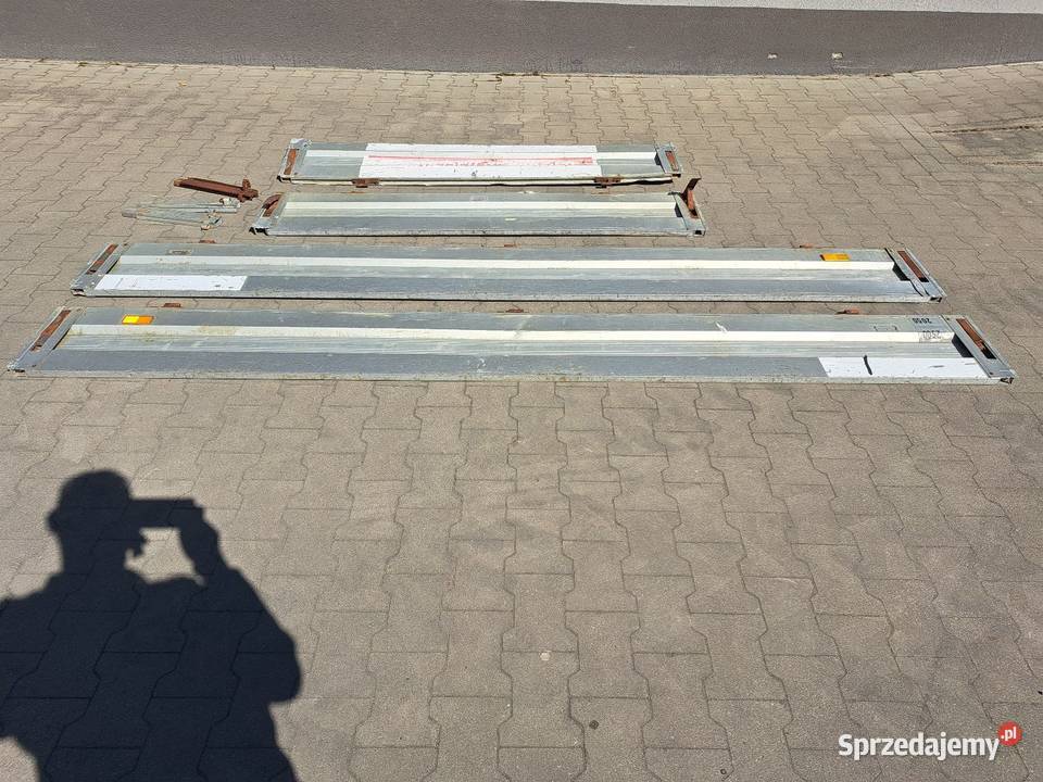 Burty aluminiowe do przyczepki towarowej Piecewo sprzedam