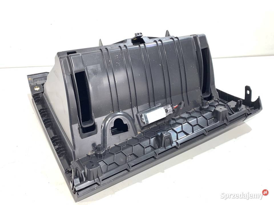 SCHOWEK PASAŻERA SKODA KAMIQ Crossover