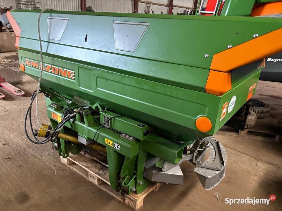 Rozsiewacz nawozu Amazone M Profis 2500 z wagą nieuszkodzony
