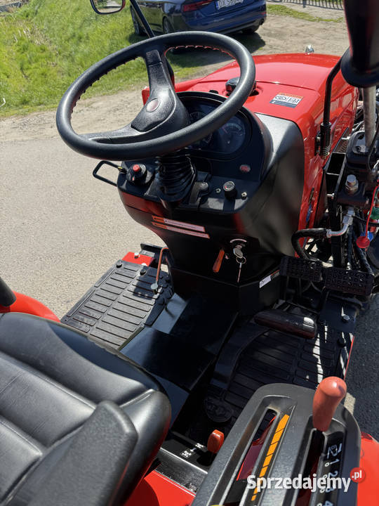 Traktor Taro B40 HST z ładowaczem czołowym 40 sprzedam
