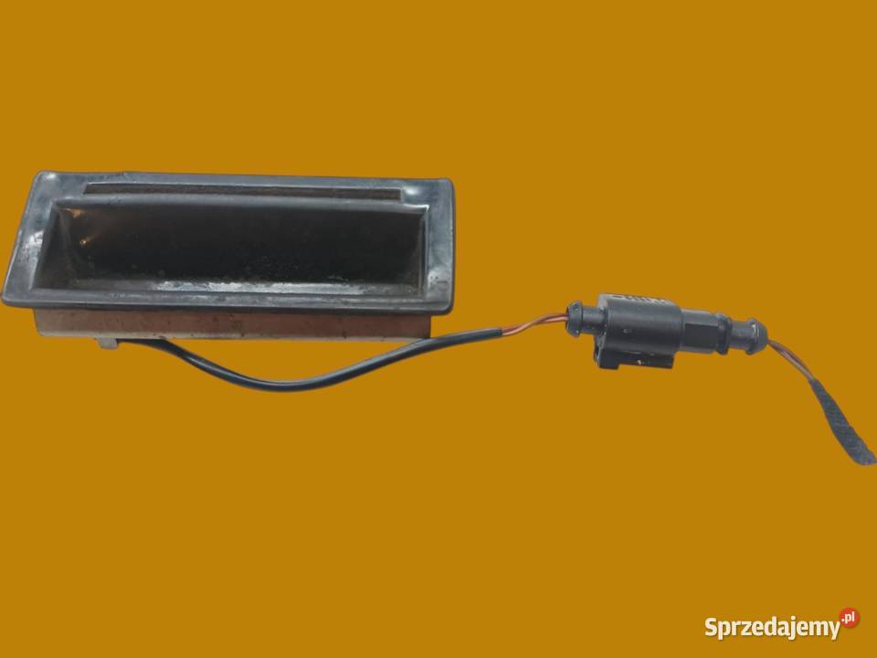 PRZEŁĄCZNIK KLAPY BAGAŻNIKA 1J0827566D sprzedam