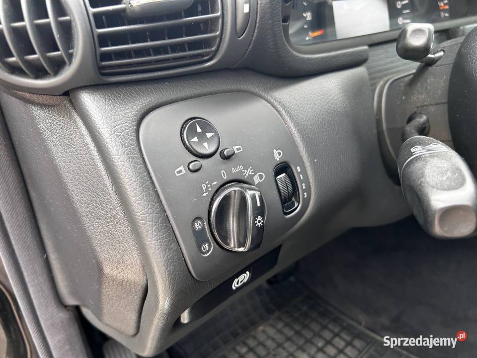 Mercedes C klasa 2002r 18 kompresor automatyczna Pilawa sprzedam