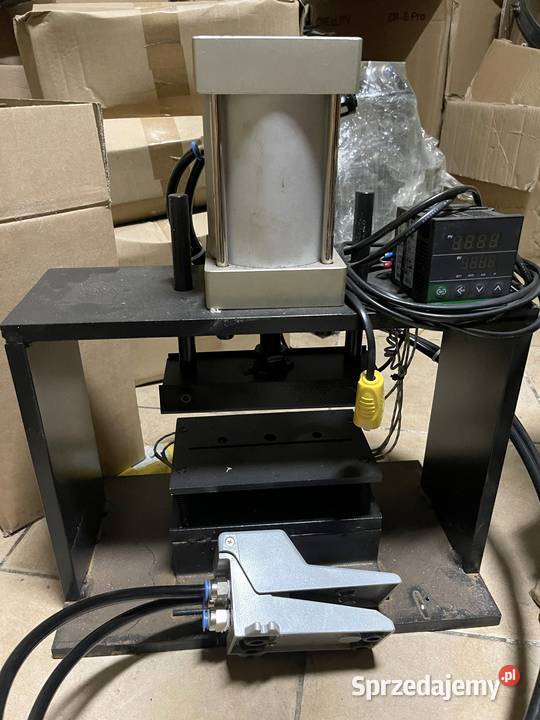 Linia do produkcji rękawic RUIAN QUEENSENSE Jelenia Góra sprzedam